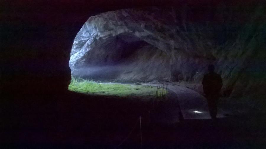 Выход из Каповой пещеры.