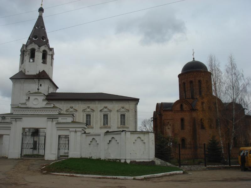 Смоленск
Церкви Святой Варвары и Святых Петра и Павла