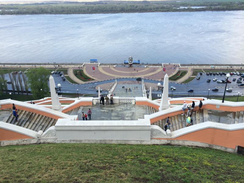 Чкаловская лестница в Н.новгороде. Вид сверху.